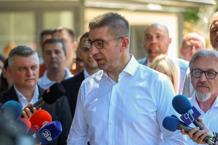 mickoski-pret-ulje-te-cmimeve-te-derivateve-nga-e-hena-dizeli-me-lire-per-7-denare-dhe-benzina-per-4-denare