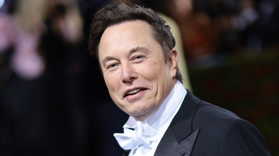 elon-musk-behet-trilioneri-i-pare-ne-bote